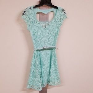 Lace short-sleeved mini dress
